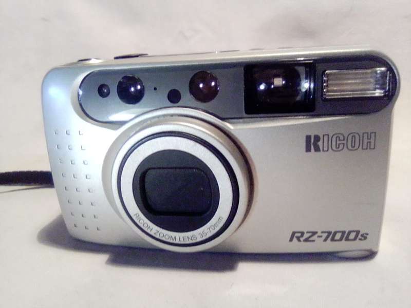 A Ricoh RZ 700s Camera 35mm in neat condition not tested. Estate Auction.
