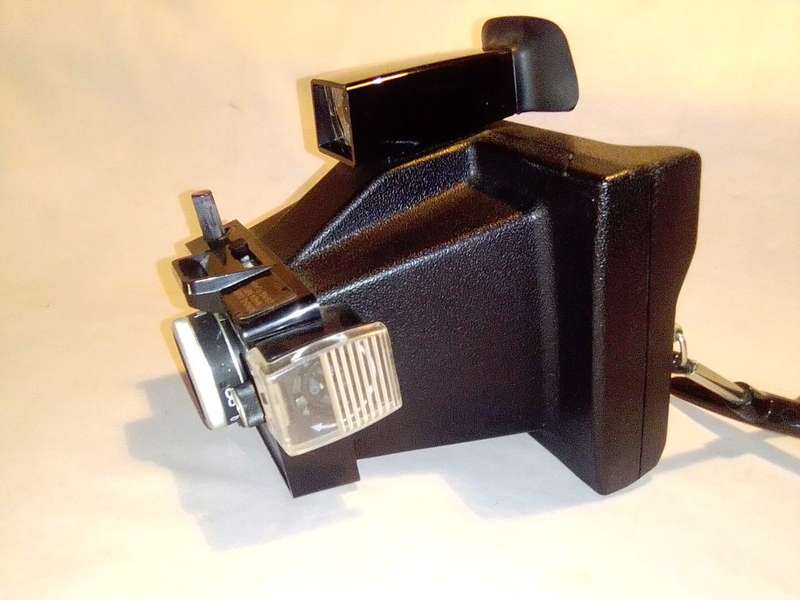 Vintage Polaroid Colorpack 2 in neat condition. No film included.