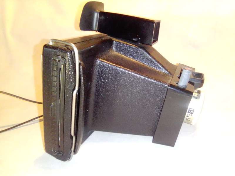 Vintage Polaroid Colorpack 2 in neat condition. No film included.
