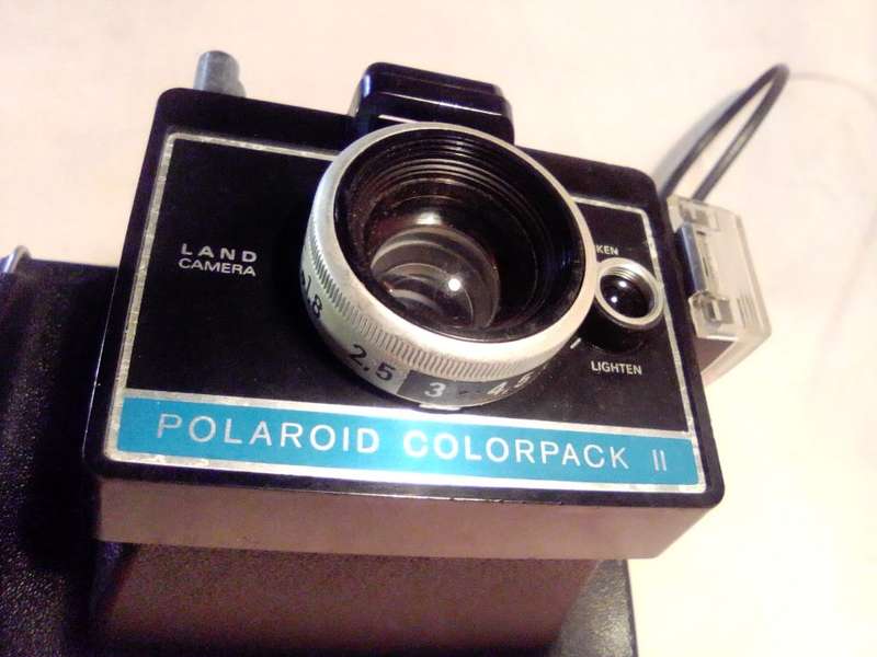 Vintage Polaroid Colorpack 2 in neat condition. No film included.