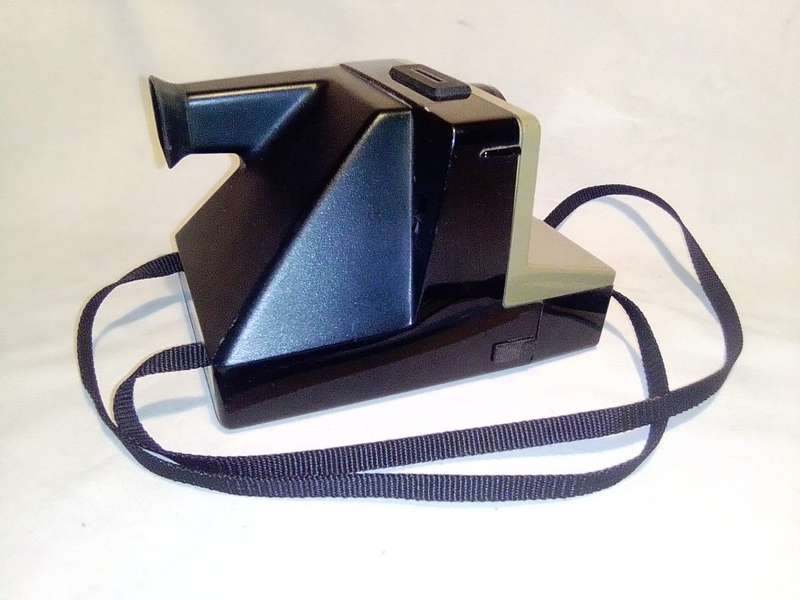 Antique 1970`s Polaroid 500 land camera. Takes SX 70 film not supplied. Not tested. Estate Auction.