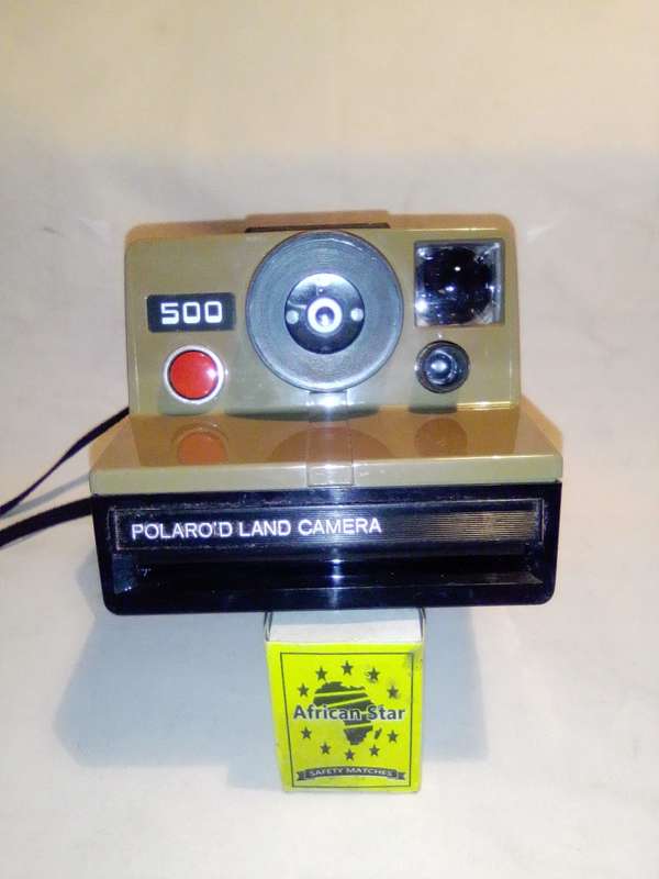 Antique 1970`s Polaroid 500 land camera. Takes SX 70 film not supplied. Not tested. Estate Auction.