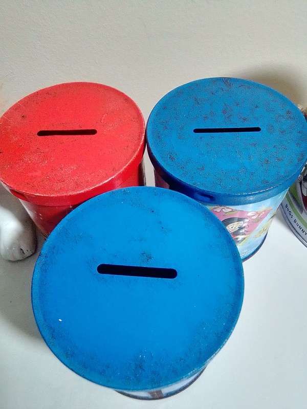 6 Vintage cartoon figures. Money safes. All have been well used. 1 x is Lockable.