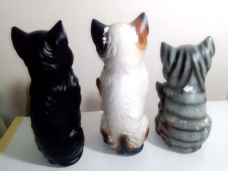 Late 1940`s. 3 Awesome porcelain Cats with their kittens they need Tlc. No Chips or Cracks.