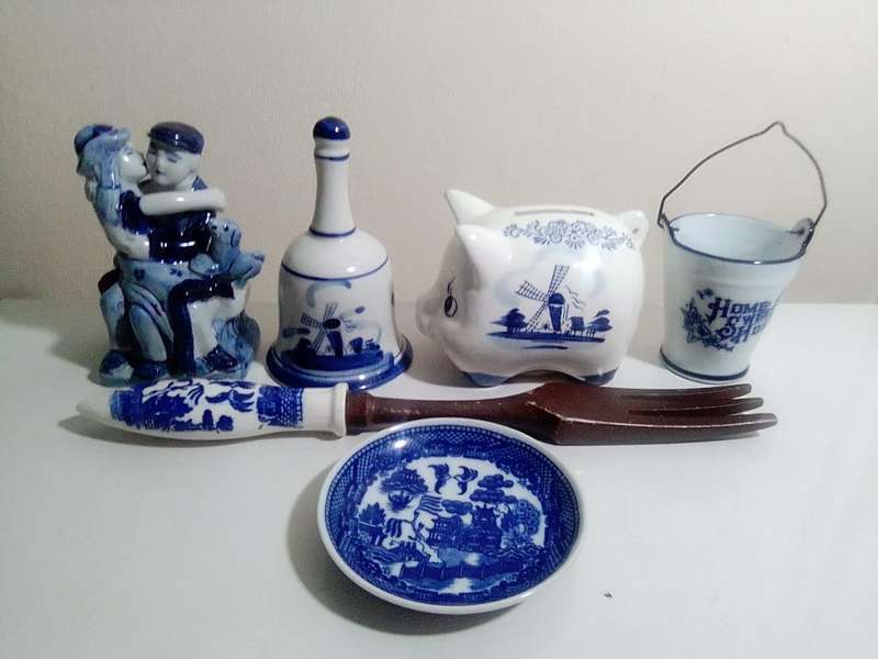 Awesome A Vintage blue & white in the Delft Blue style porcelain lot. No Chips or Cracks.