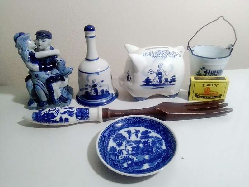 Awesome A Vintage blue & white in the Delft Blue style porcelain lot. No Chips or Cracks.
