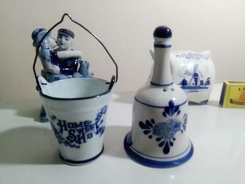 Awesome A Vintage blue & white in the Delft Blue style porcelain lot. No Chips or Cracks.