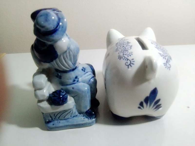 Awesome A Vintage blue & white in the Delft Blue style porcelain lot. No Chips or Cracks.