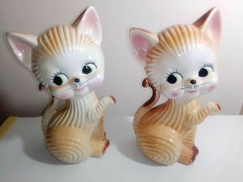 Vintage pair from the 1950 Ceramic Cat Huge Kitschy Big Eye Ceramic Cats Japan Kitsch cute