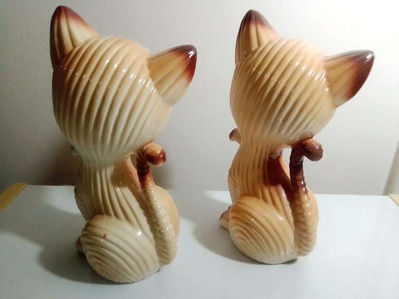 Vintage pair from the 1950 Ceramic Cat Huge Kitschy Big Eye Ceramic Cats Japan Kitsch cute