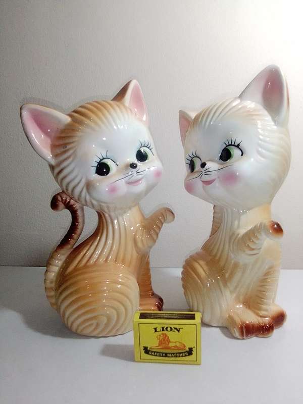 Vintage pair from the 1950 Ceramic Cat Huge Kitschy Big Eye Ceramic Cats Japan Kitsch cute
