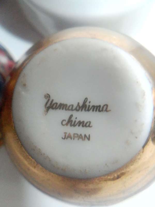 Job lot 13 collectible items ceramic figurines. Kingsway, Royal Deco, Yamashima, Hand painted Items.