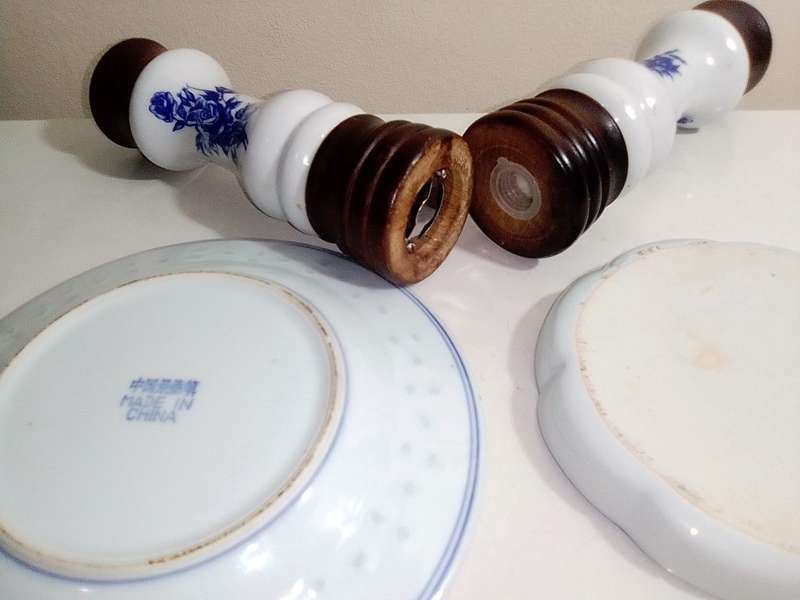 12 Vintage items. A Ceramic collection of collectible items. Mizunko tea cup.