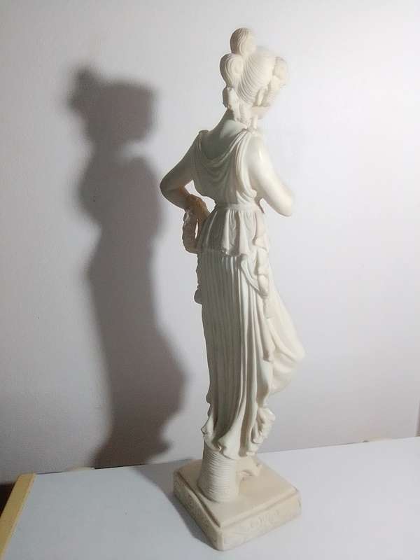 Gretchen lady figure manufactures stamp is on the rear of the plinth. Size: 485mm Tall