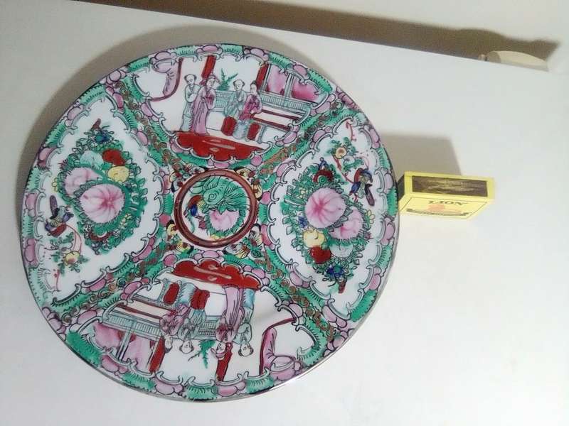 Vintage 1960`s Gold Gilded Qianlong Nian Zhi Porcelain Plates, Hong Kong, Wa Lee Pottery