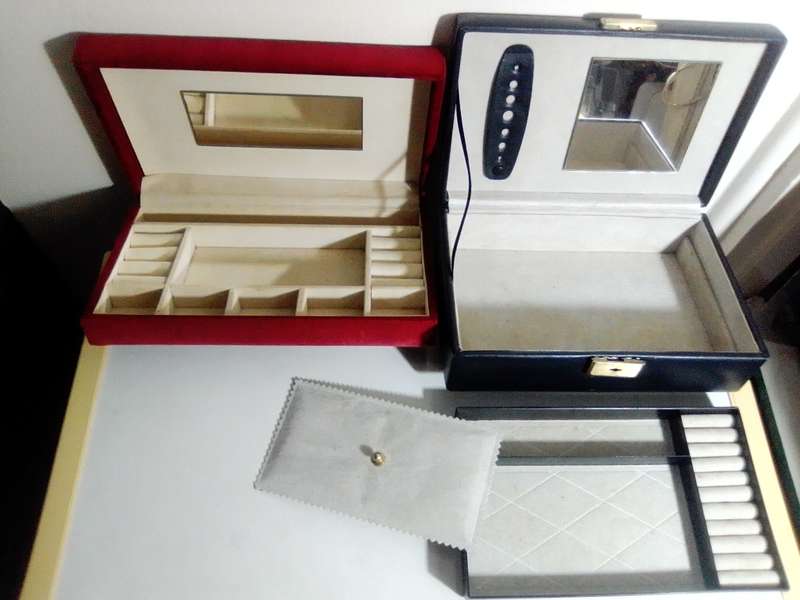 2 Old collectible Jewlery Boxes in fair condition for their age.
