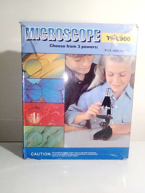 A Microscope with 3 powers 100x400x900x. A Beginner Children Student Educational Toy Gift Microscope