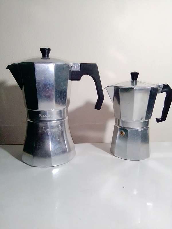 2 Moka pot Espresso Percolators. Stove top Replacement Gasket & Filter, Suitable for Gas & Electric.