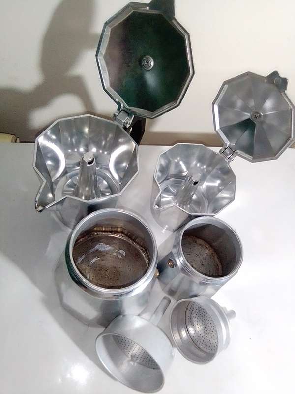 2 Moka pot Espresso Percolators. Stove top Replacement Gasket & Filter, Suitable for Gas & Electric.
