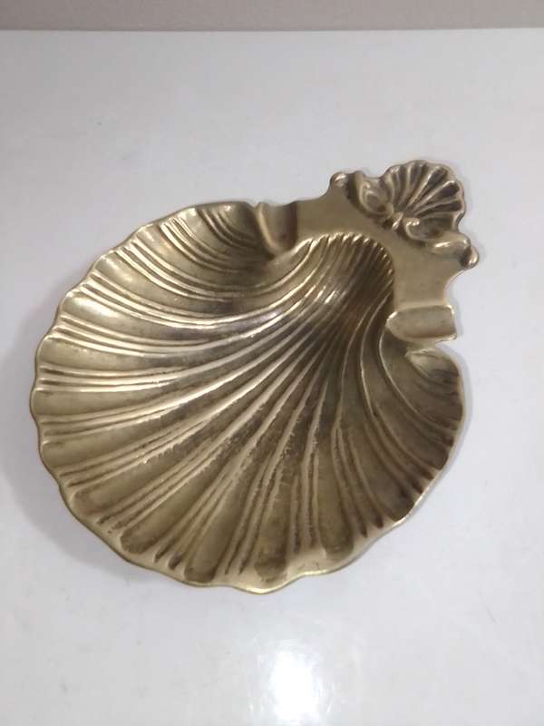 1930's Vintage Gold Clam Shell Trinket Dish in Brass Ring/Ashtray Nautical Desk/Dresser Soap Dish.