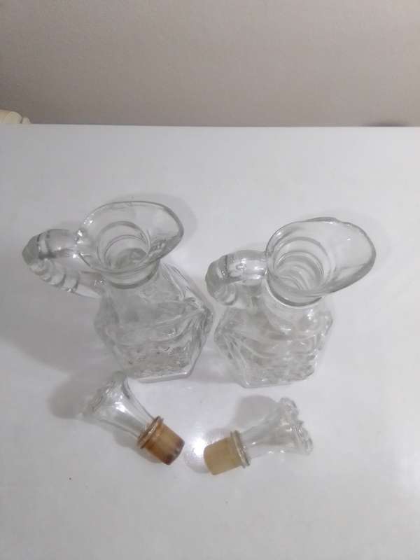 Set of Oil and Vinegar Glass Decanters/Anchor Hocking Oil and Vinegar Set/ Early American Cruets/ Gl