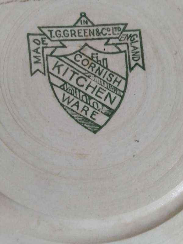 Rare find a TG Green Cornish Kitchen Ware Tureen. The Green Mft sheild Stamp started in 1920.