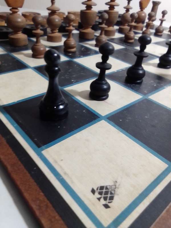 1930's Legendry chess and checkers set was made before the Second World War, the board is well worn.