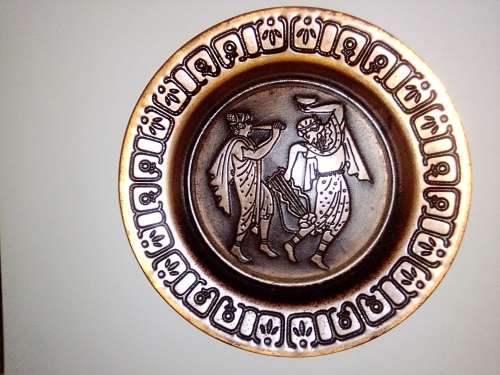 Bronze Wall plate with Roman motif. Ideal display item.