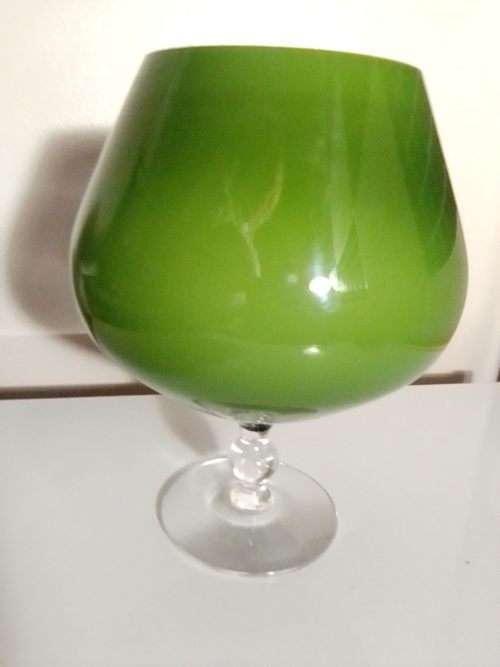 A Stunning Vintage Olive Green Brandy Murano style 210mm Tall Vase ideal to display.