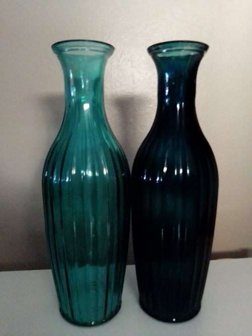 Three coloured 22cm Tall Vase`s. All in good used condition