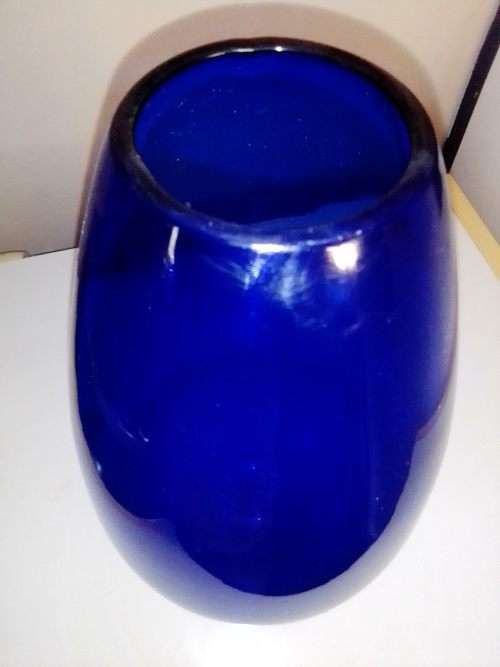 Wow a very Large Heavy Cobalt Blue balloon shape 34cm Tall. Thick glass Vase ideal to display.