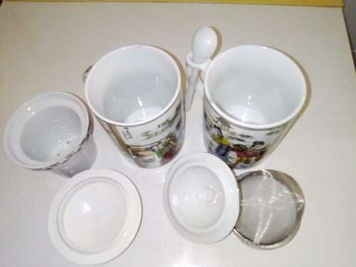 A Unusual and interesting Chinese tea Pot`s with Sive and lid plus one with spoon. Bid per one.