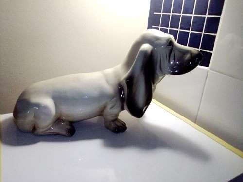 Unique Vintage Basset Hound, dog ceramic figurine. In good all round condition.
