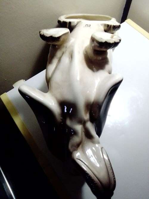 Unique Vintage Basset Hound, dog ceramic figurine. In good all round condition.