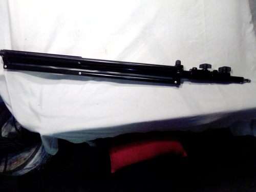 Photographer`s chose this extra long spot light/backdrop JB LUXX tripod size 58.5cm upto 175cm H