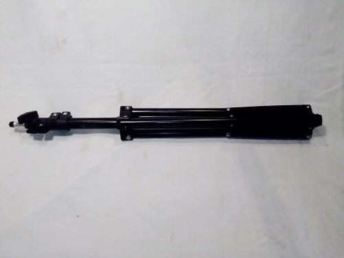 Photographer`s chose this extra long spot light/backdrop JB LUXX tripod size 58.5cm upto 175cm H