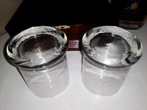 A vntage gift box. Special Reserve Gold Seal `Ballentine`s` + 2 Crystal Glasses in heavy Velvet Box
