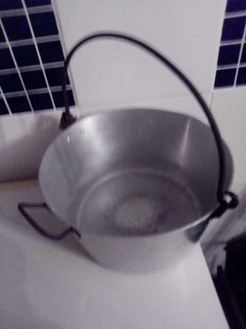 Wow A Scarce 1930/40 vintage Swan England large and heavy Aluminium Jam or Camping pot.