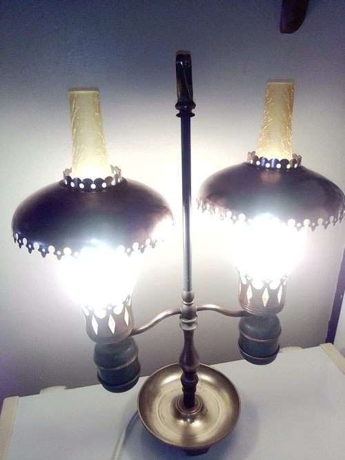 1900`s. 47cm tall table lamp.Solid brass and porcelain base,unusual frosted mantels, copper shades.