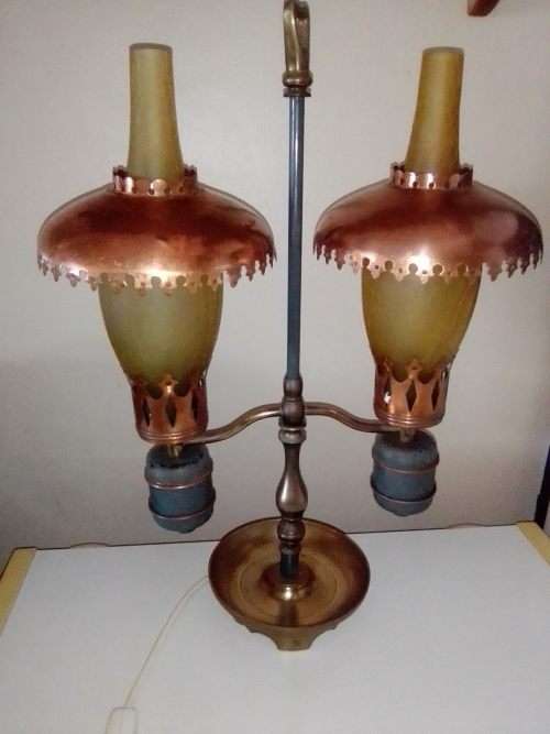 1900`s. 47cm tall table lamp.Solid brass and porcelain base,unusual frosted mantels, copper shades.