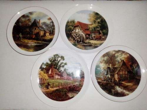 5 plates. Continental/Constantia wall plates as a set. 2 rim`s are Gold Gilded.