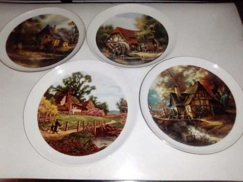 5 plates. Continental/Constantia wall plates as a set. 2 rim`s are Gold Gilded.