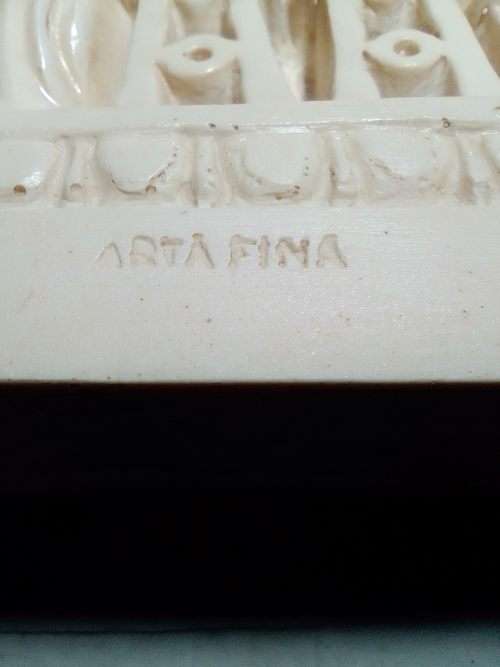 The heavy and Large Last Supper. Artafina statue plus italian plate. Both in good condition