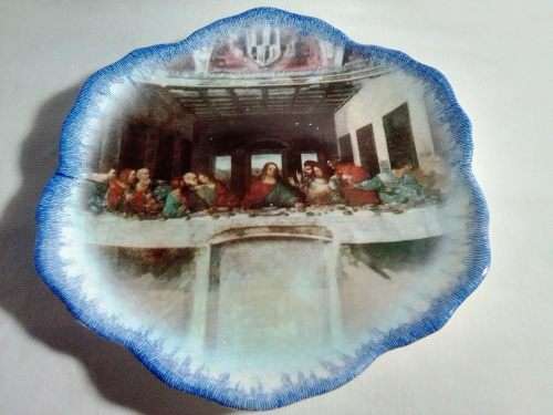 The heavy and Large Last Supper. Artafina statue plus italian plate. Both in good condition