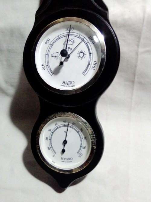 A German wall hanging Barometer. Temp, Hydro and Barometers in good Working condition.
