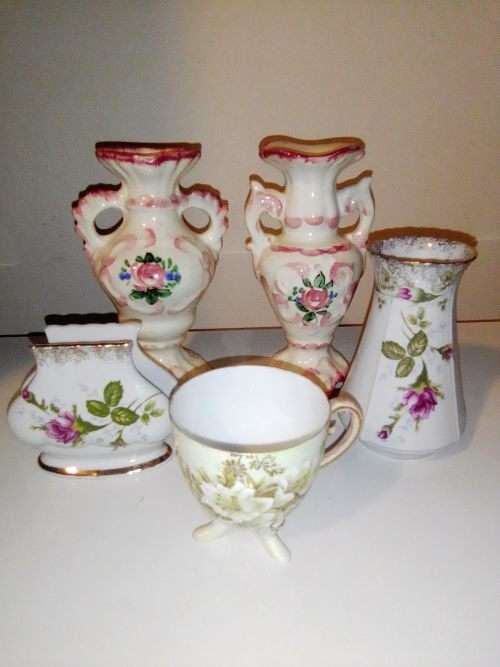 WoW A Vintage lot of Vases Made in Italy 15cm Tall x 2 and Poland x 2 and a footed Egg cup.