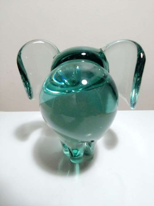 WOW A Beautiful ` Handmade Ngwenya Glass Kingdom of Swaziland ` Large Glass Elephant 18cm Tall