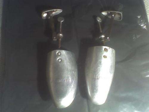 2 X Cuthberts Shoe expanders