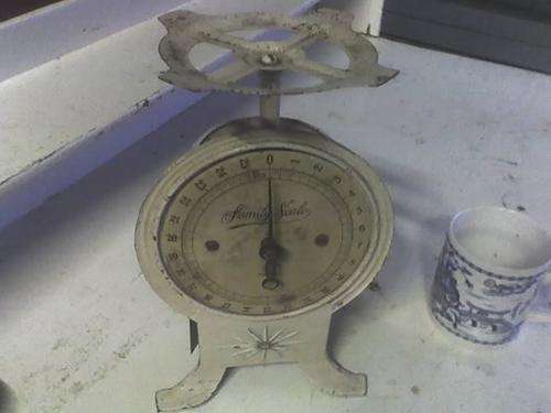 Old Family Scale Foreign 25 lbs