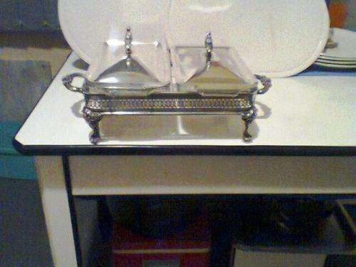 VINTAGE SILVERPLATE OVER BRASS AND COPPER BASE, DUBBEL TUREEN from USA.Post R100 + 2% Insurance
